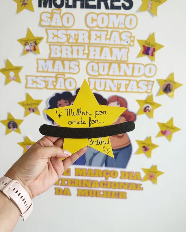 ✨👩‍🏫 Celebre o Dia da Mulher Homenageando as Estrelas da Sua Escola! 🌟🏫